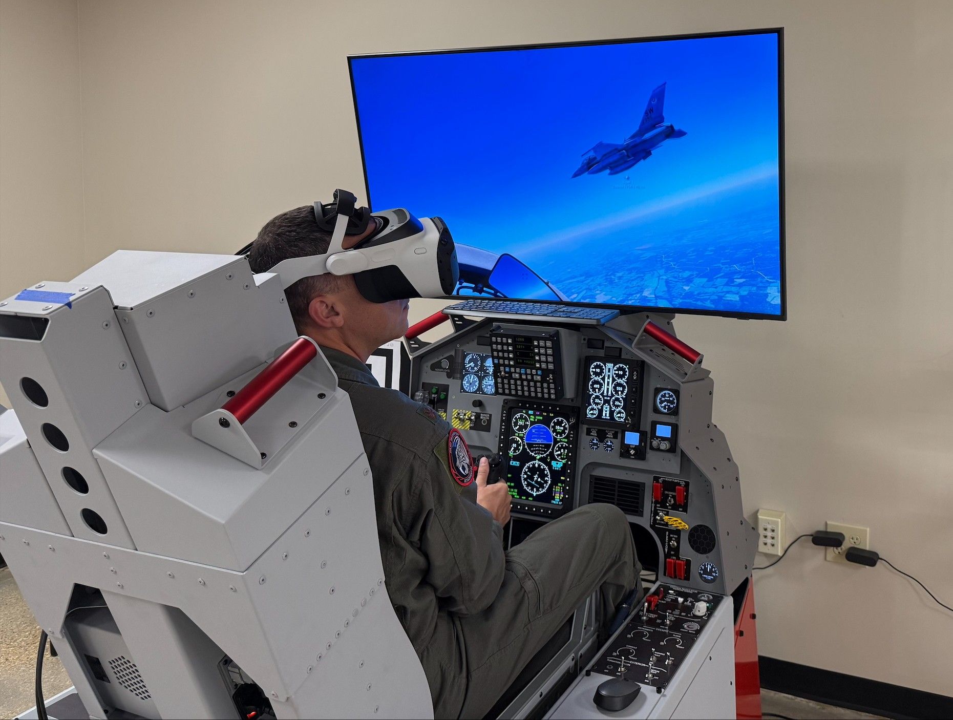 Virtual XR Air Force pilot training image 2